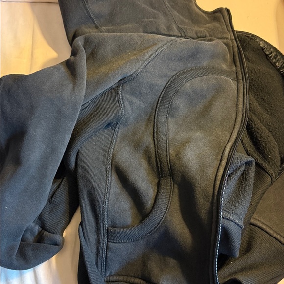 Lululemon - Picture 7 of 7